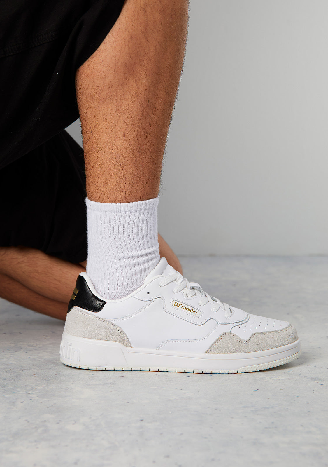 Court V2 Basic Leather White / Black