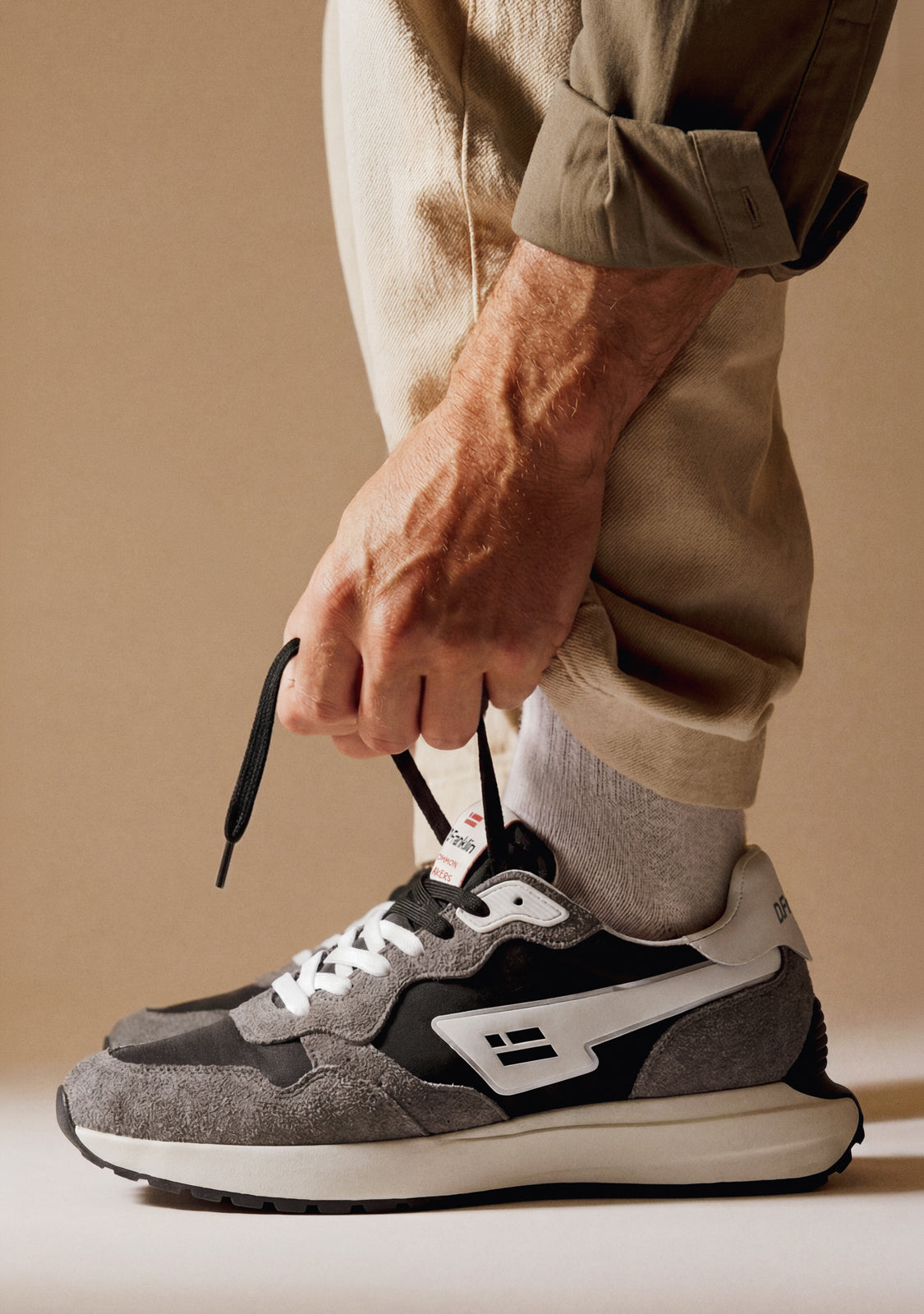 Nuovo nelle scarpe da uomo