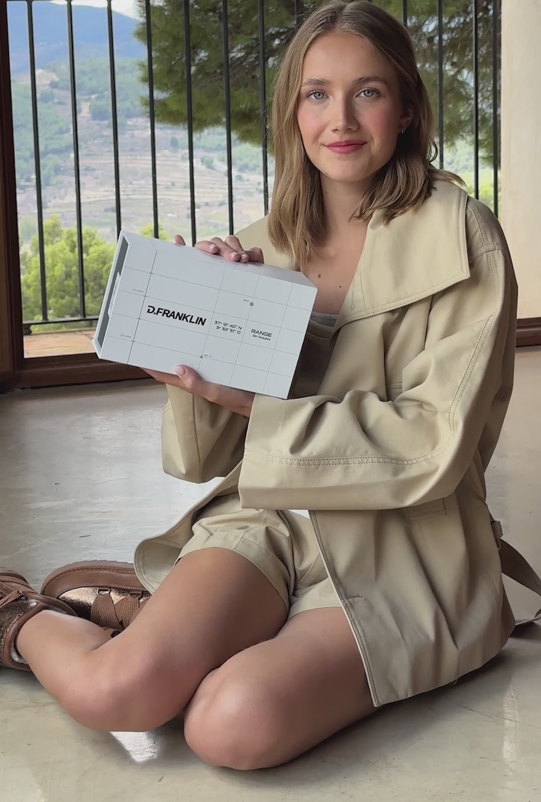 Carica video: Range Black / Black