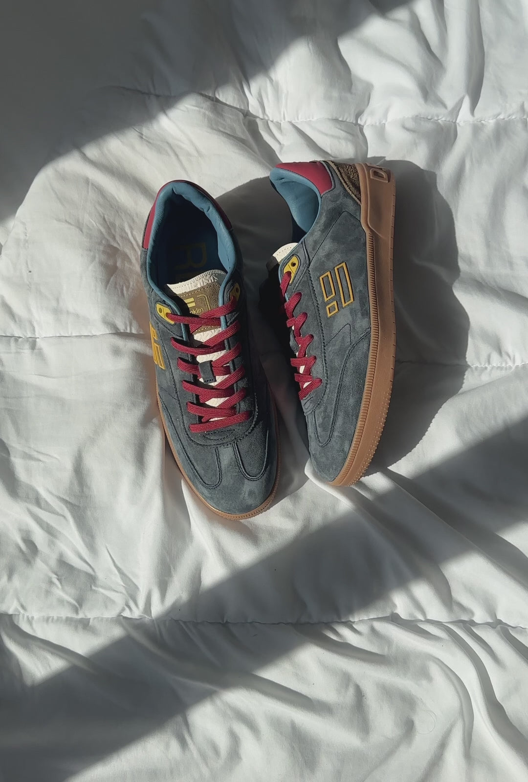 Carica video: Rebel Basic Flag Petrol Blue