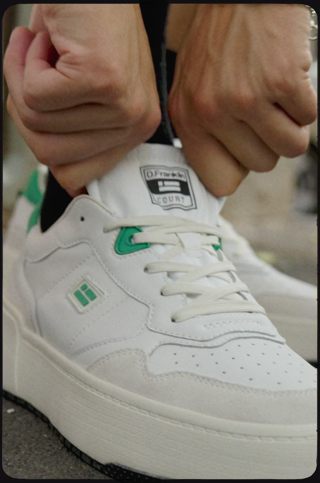 Carica video: Court Tennis Basic White / Green