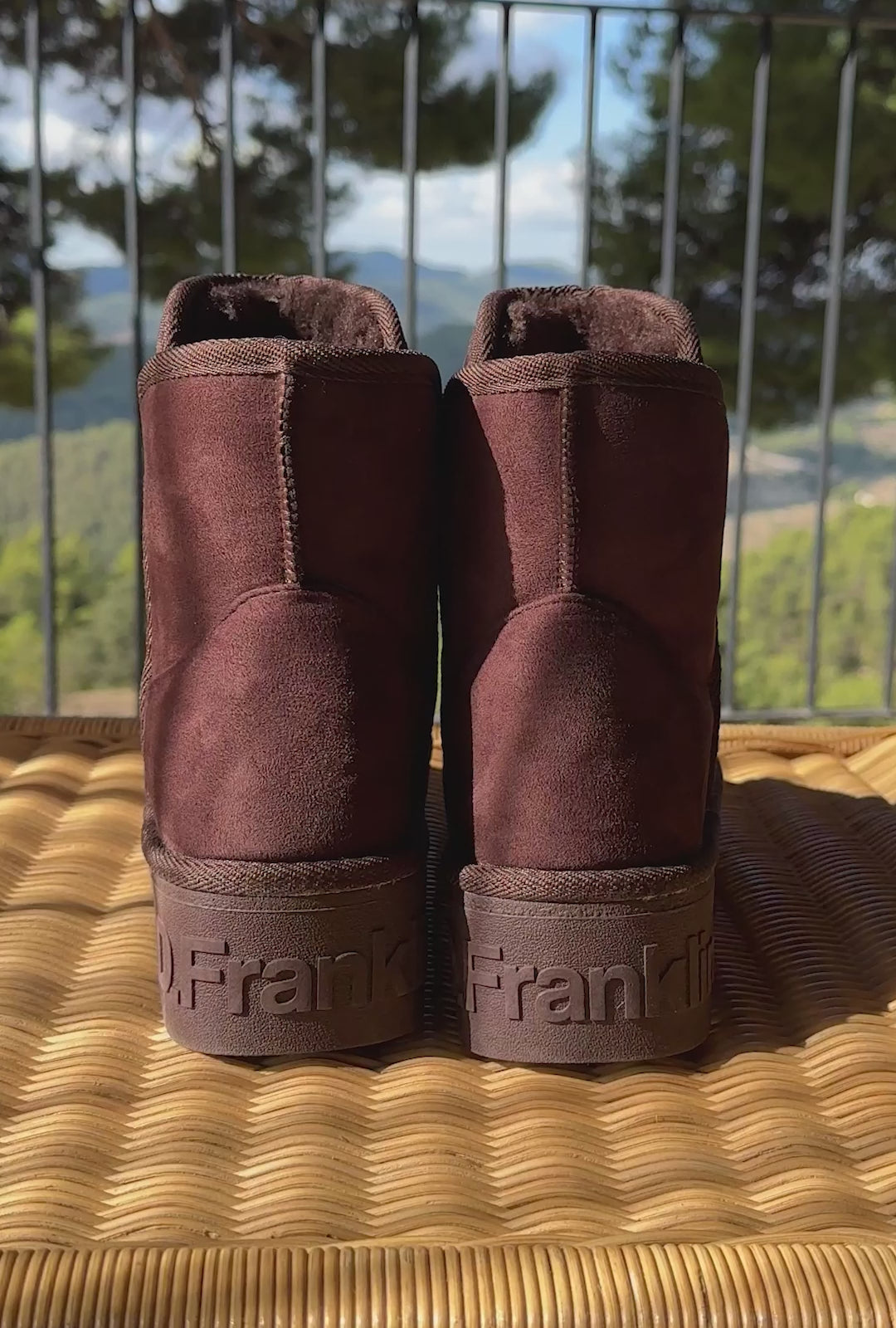 Carica video: Nordic V.2 Basic Low Chocolate