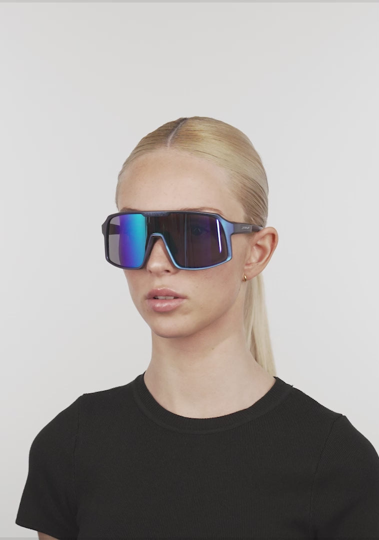 Load video: Wind Limited Iridiscent Blue / Blue