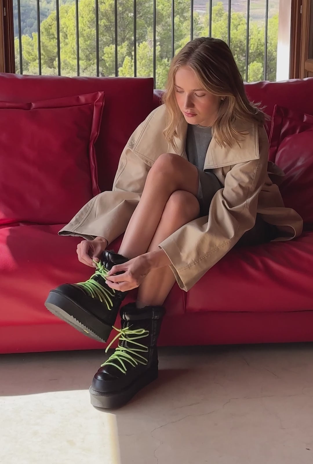 Load video: Nordic V.2 Shiny Bomb Black