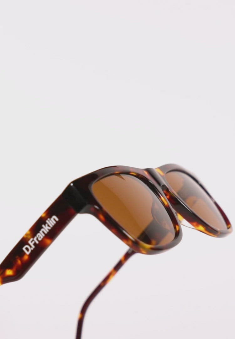Carica video: Doha Square Matte Black / G15