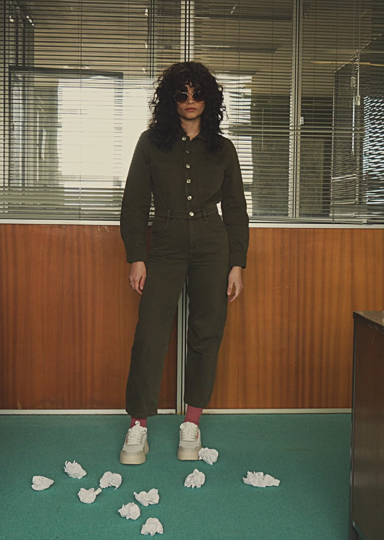 Load video: Low Court Basic White / Pink
