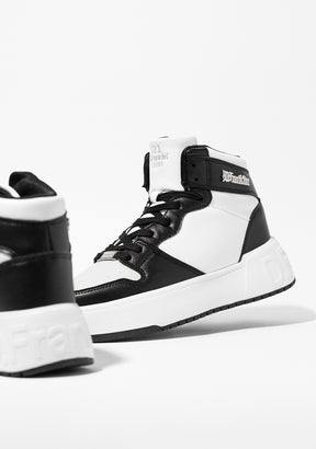 High Court White / Black